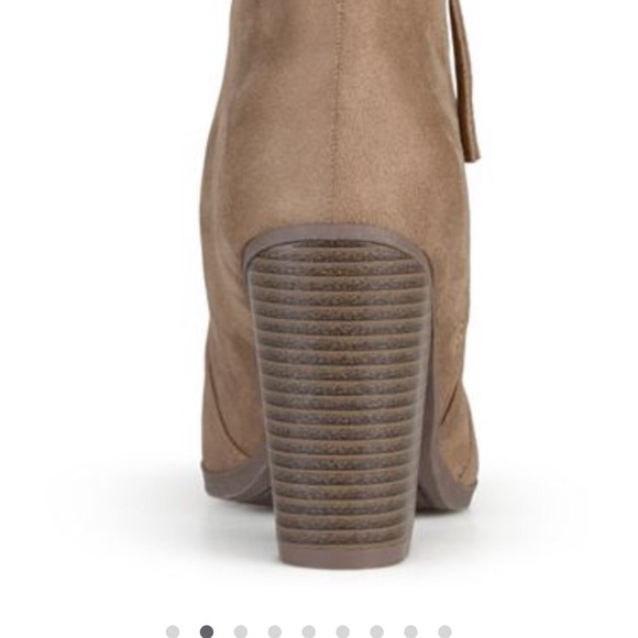 Boots - Picture 2 of 4